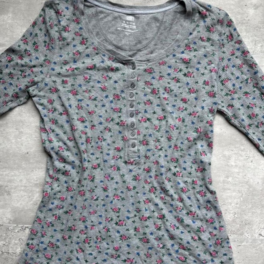 Faded Glory Womens Grey Floral Waffle Knit Henley Shirt Long Sleeve XL 16-18 Y2K